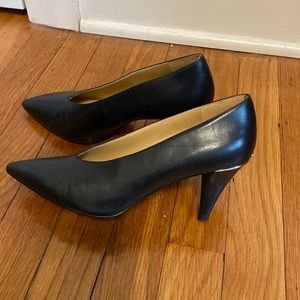 Michael Kors black leather pumps